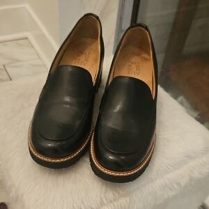 Naturalizer Black Leather Loafers